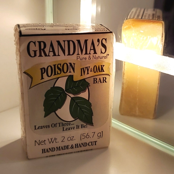 Grandma's Handmade Pure & Natural Poison Ivy Soap 2 Oz Bar - Picture 4 of 5